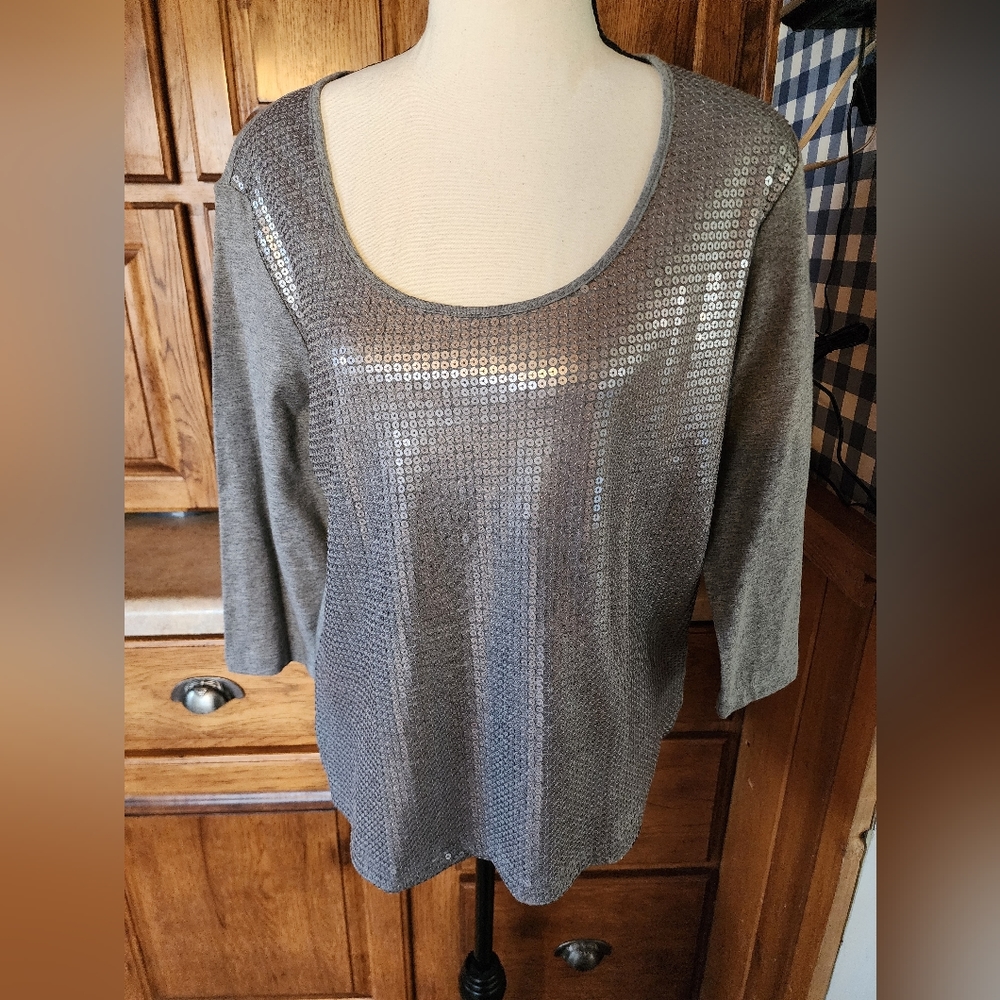 New York and Company Gray 3/4" Sleeve Sequin Top Size L